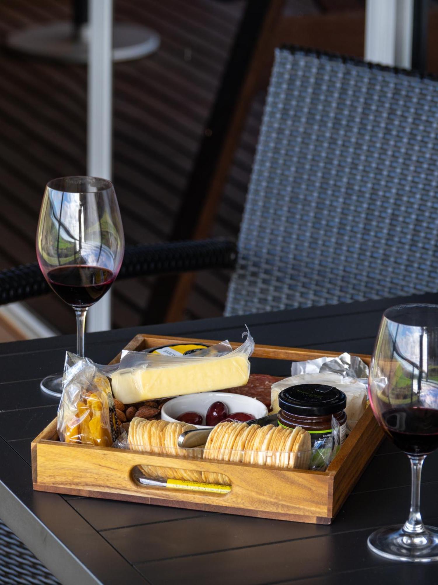 Barossa Pavilions & Glasshouse Chalet Lyndoch